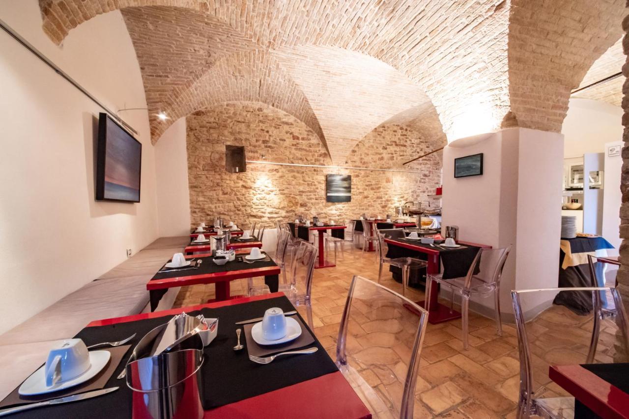 Sorella Luna Hotel 3*